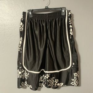 Black and White Young Leis Shorts
